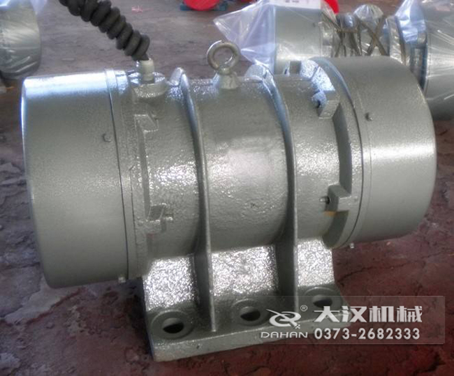 VB振動(dòng)電機(jī)是靠偏心塊的振動(dòng)而造成的，振動(dòng)源所以偏心塊的角度和大小是比較重要的。