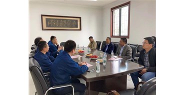 洛陽中重建筑安裝工程有限責(zé)任公司李總等領(lǐng)導(dǎo)一行蒞臨能建公司參觀交流。???????? 