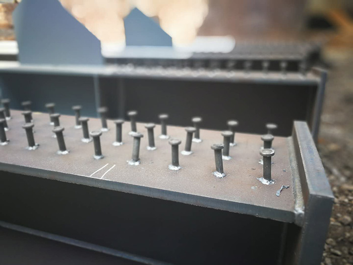 H型鋼梁、格構(gòu)柱