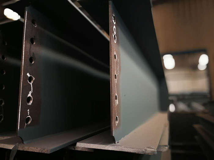 H型鋼梁、格構(gòu)柱