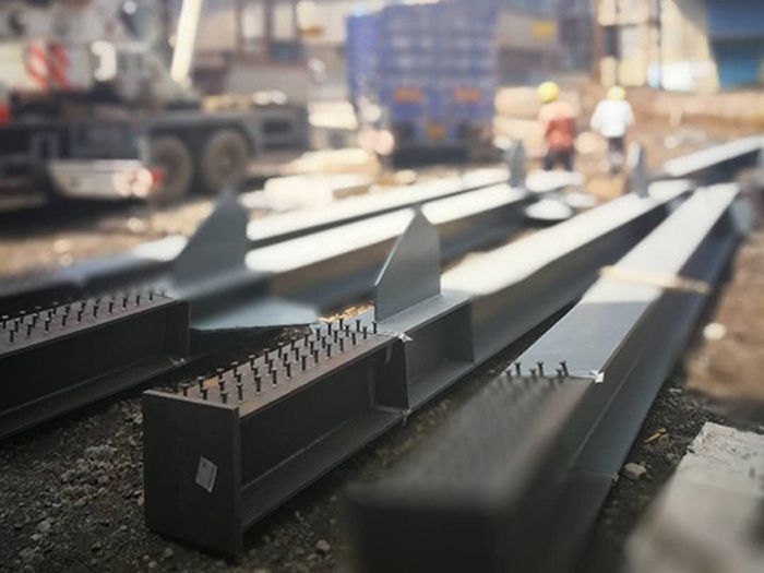 H型鋼梁、格構(gòu)柱