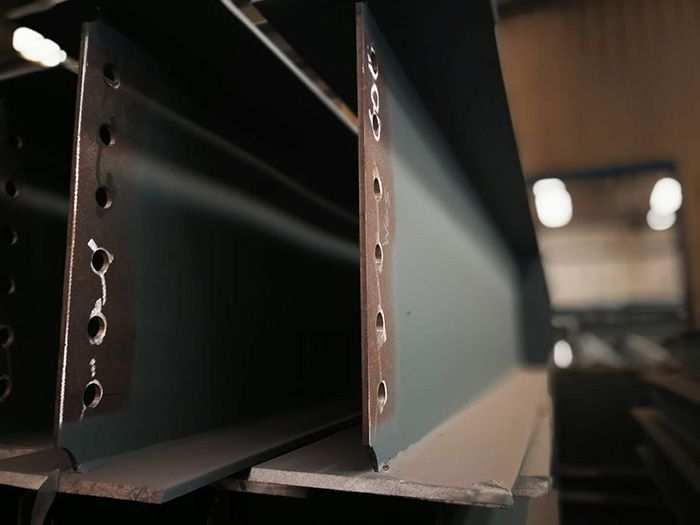 H型鋼梁、格構(gòu)柱